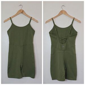 Aritzia TnAction Leap Womens Medium Green Shorts Romper Sleeveless Bodycon